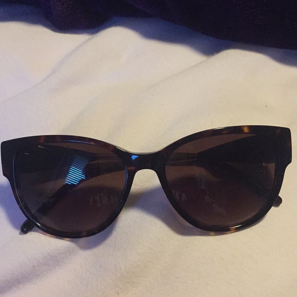 Burberry sunglasses made in Italy